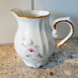 2/$29. Winrose Collection creamer.